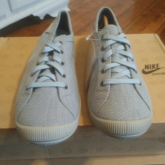 keen women's lorelai sneaker